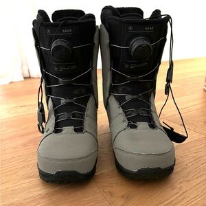 Ride Sage Women’s Snowboard boots.